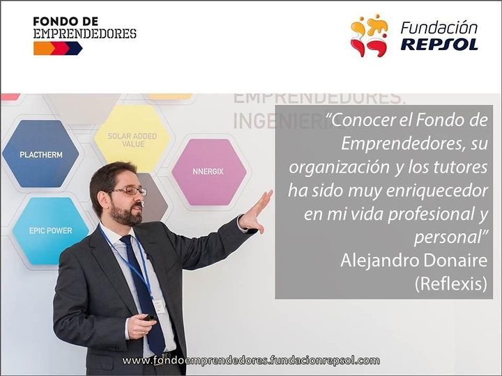 Alejandro Donaire points to an Entrepreneurs Fund panel, next to a quote from him about his experience in the Fund